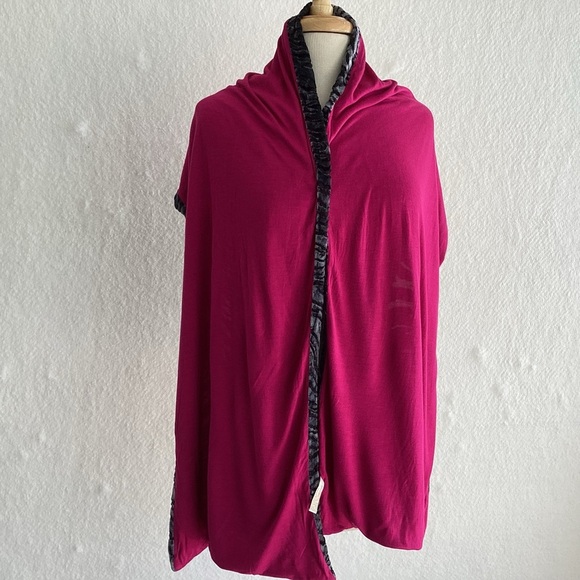 Shimmery silver gray silk blend lined burnout velvet whimsygoth scarf 68” x 15” - Picture 7 of 9